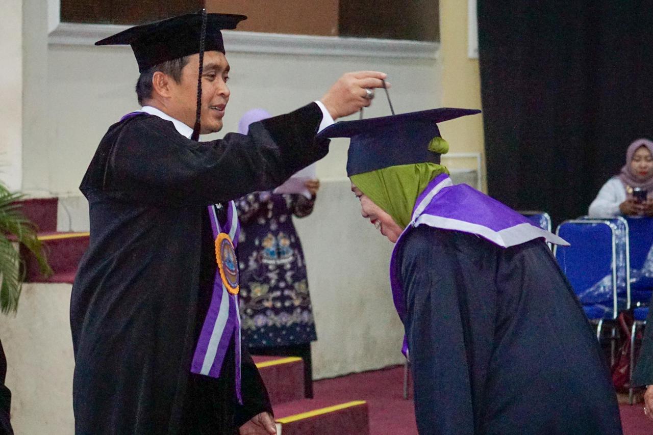 Haru dan Bahagia Diraskan Wisudawan di Usia Senja, 732 Lansia Kota Pasuruan Resmi Diwisuda
