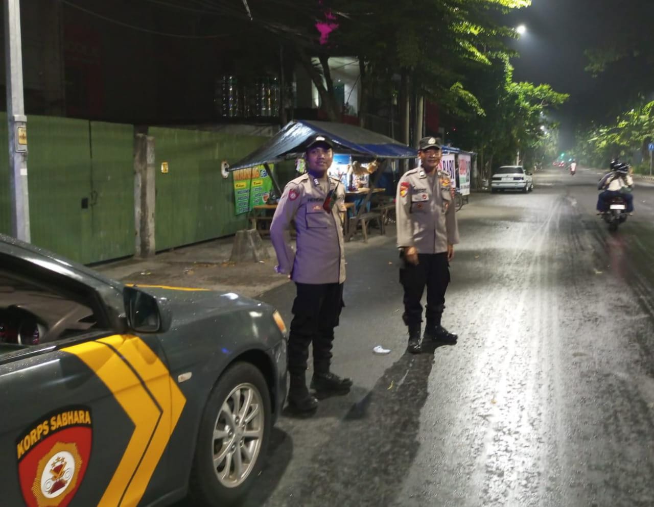 Patroli Bluelight Polsek Sawahan Antisipasi Kejahatan di Jalan Arjuno