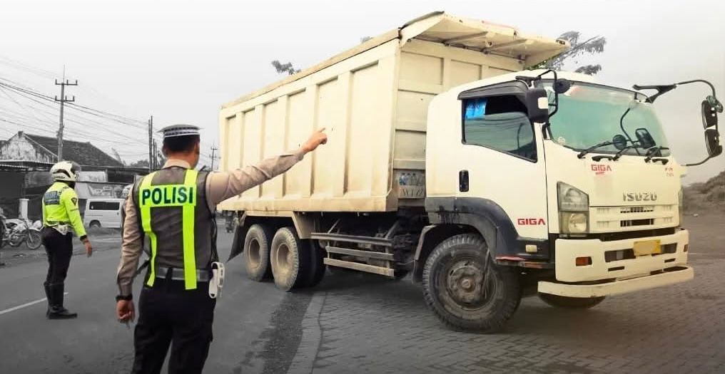 Komisi III DPRD Gresik Dukung Polres Gresik Razia Truk Mokong
