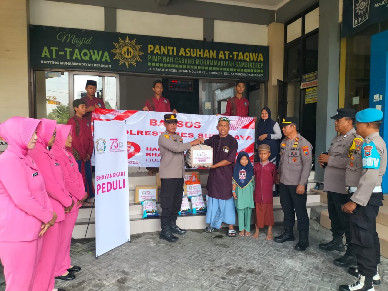 Polsek Lakarsantri Gelar Bakti Sosial dalam Rangka HUT Ke-79 Bhayangkara, Wujud Kepedulian Polri