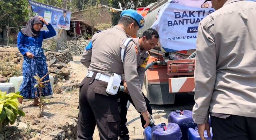 Polres Mojokerto Kirimkan Bantuan Air Bersih Ke Warga 