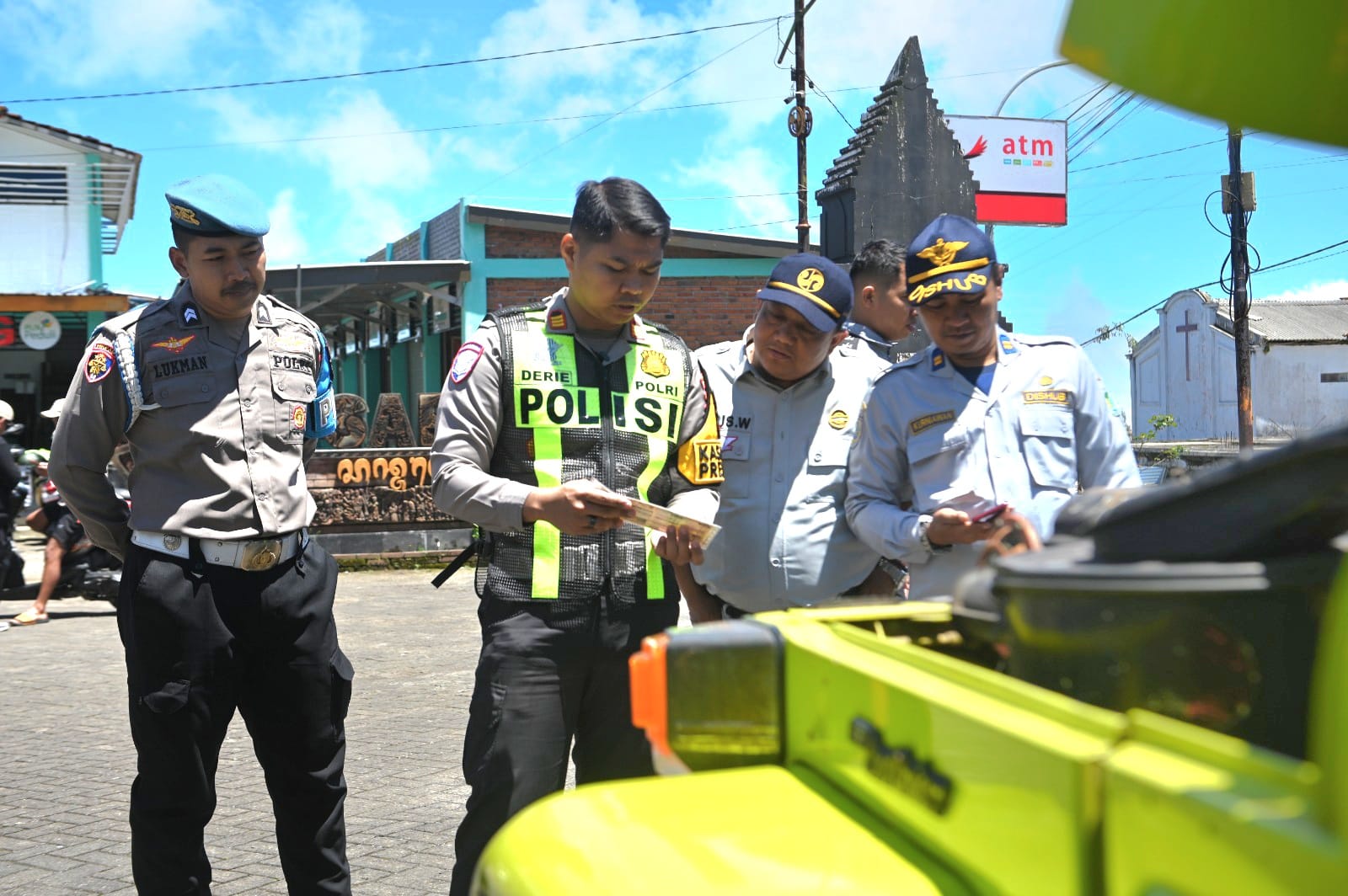 Satlantas Polres Pasuruan Gelar Ramp Check, Tiga Jeep Bromo Dilarang Jalan