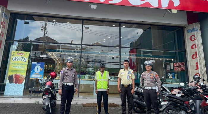 Polsek Tandes Tingkatkan Patroli Pertokoan di Jalan Manukan 