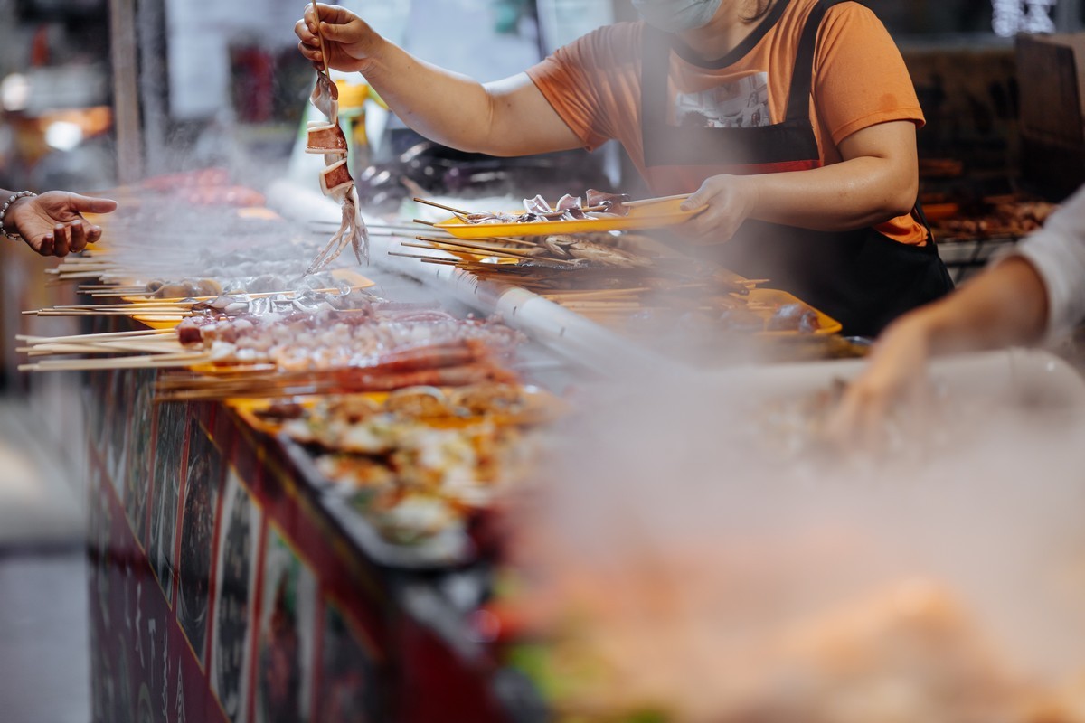 Rasakan Sensasi Kuliner Malam Surabaya, Warung Makan dan Street Food Pilihan