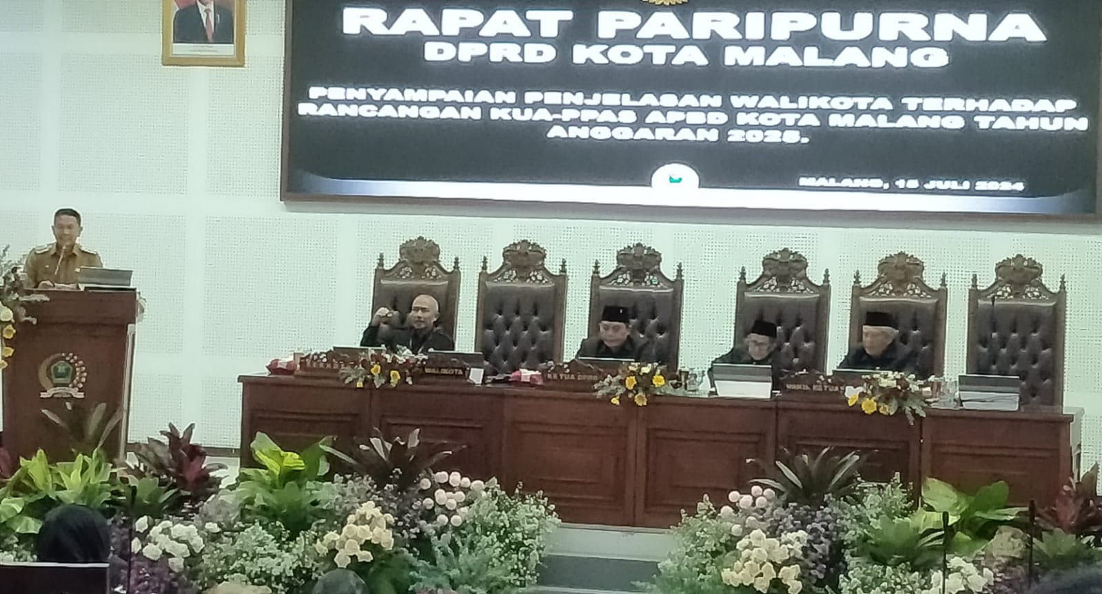 Rapat Paripurna DPRD, Pj Wali Kota Malang Targetkan PAD 2025 Rp 1 Triliun