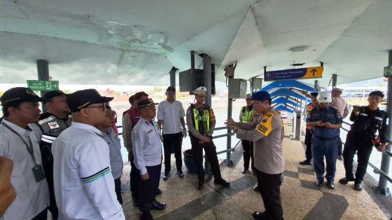 Polresta Banyuwangi Gelar Deteksi Dini Narkoba di Pelabuhan Ketapang Jelang Nataru