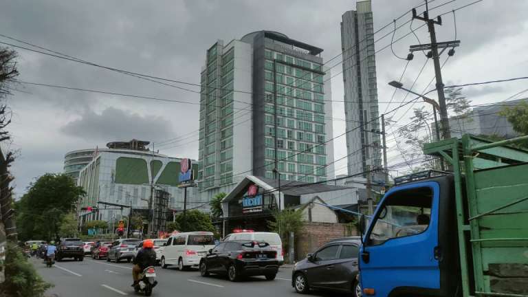 Buntut Pesta Gay, Polisi Periksa 7 Karyawan Hotel Midtown Residence Surabaya