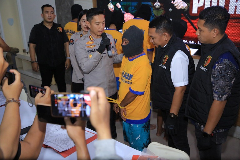 Ajak Anak Maling, Pria di Madiun Spesialis Pencuri Burung Diringkus Polisi