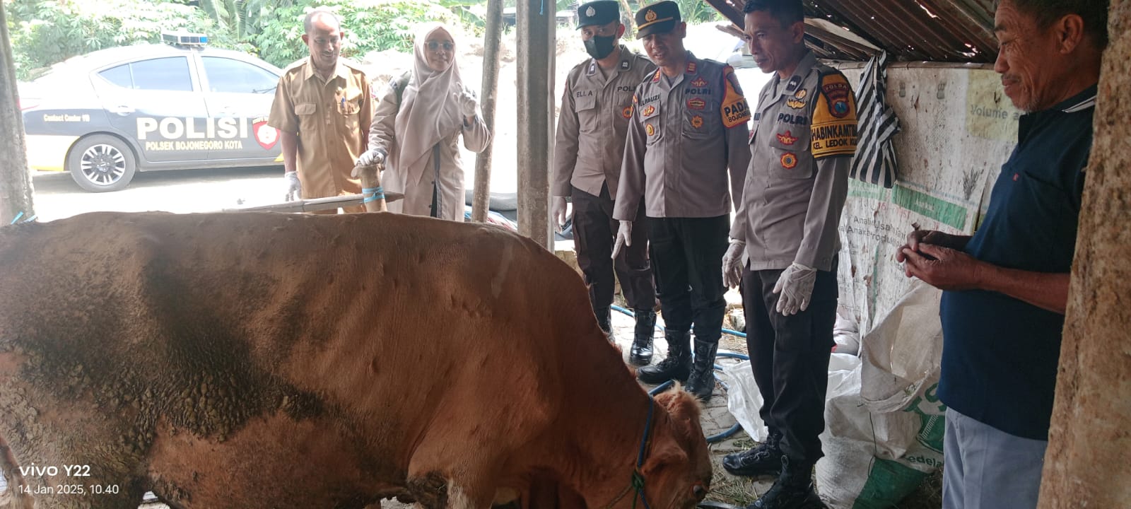 Polsek Bojonegoro Kota Sosialisasi Pencegahan PMK ke Peternak Sapi