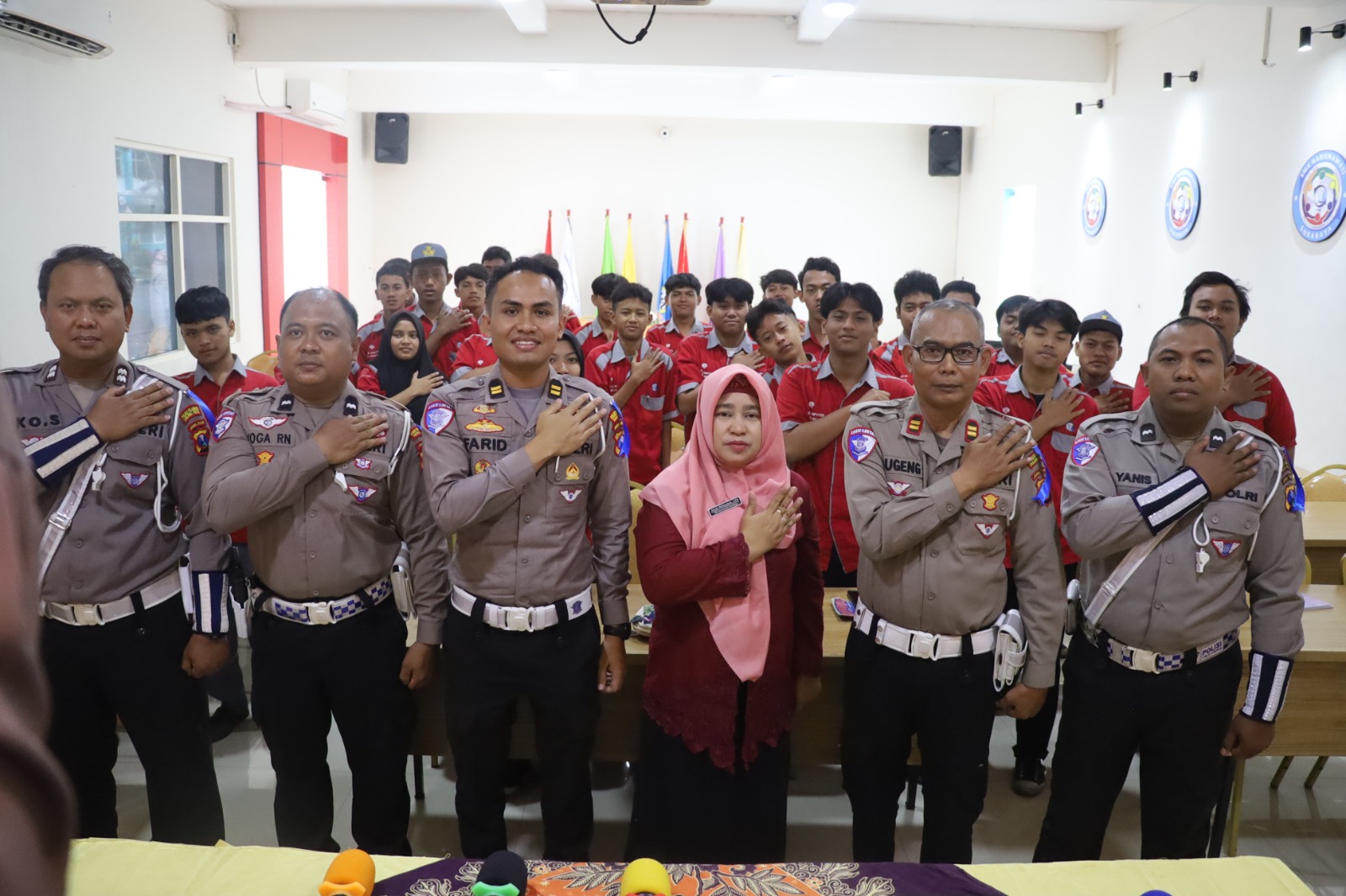 Polres Pelabuhan Tanjung Perak Ajak Pelajar Jadi Pelopor Keselamatan Berlalu Lintas