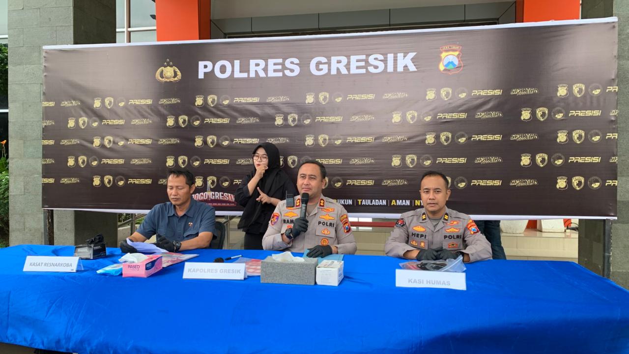 Tak Kapok! Residivis Narkoba di Gresik Kembali Diringkus Saat 'Meranjau' Sabu, 51 Gram Barang Bukti Disita