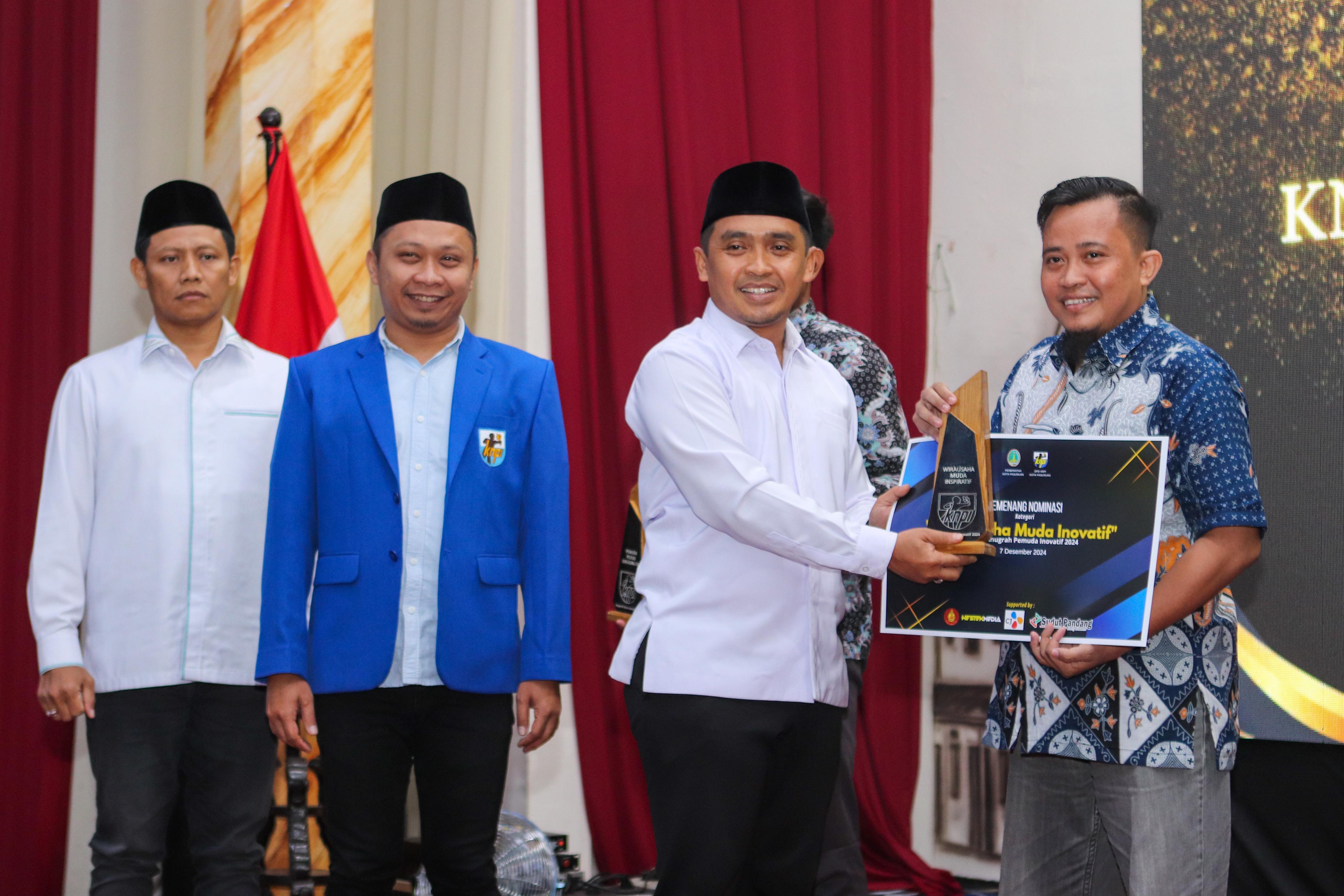 Plt Wali Kota Pasuruan Hadiri Malam Anugerah KNPI Pemuda Inovatif 2024