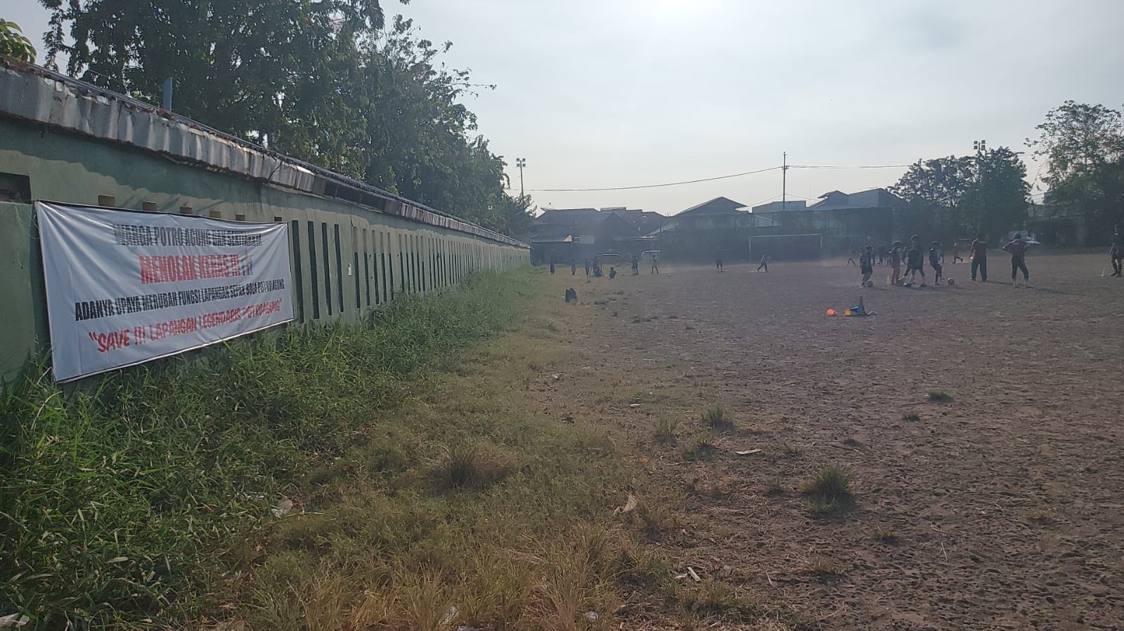 Warga Putro Agung Tolak Pembangunan Sport Center di Lapangan Legendaris