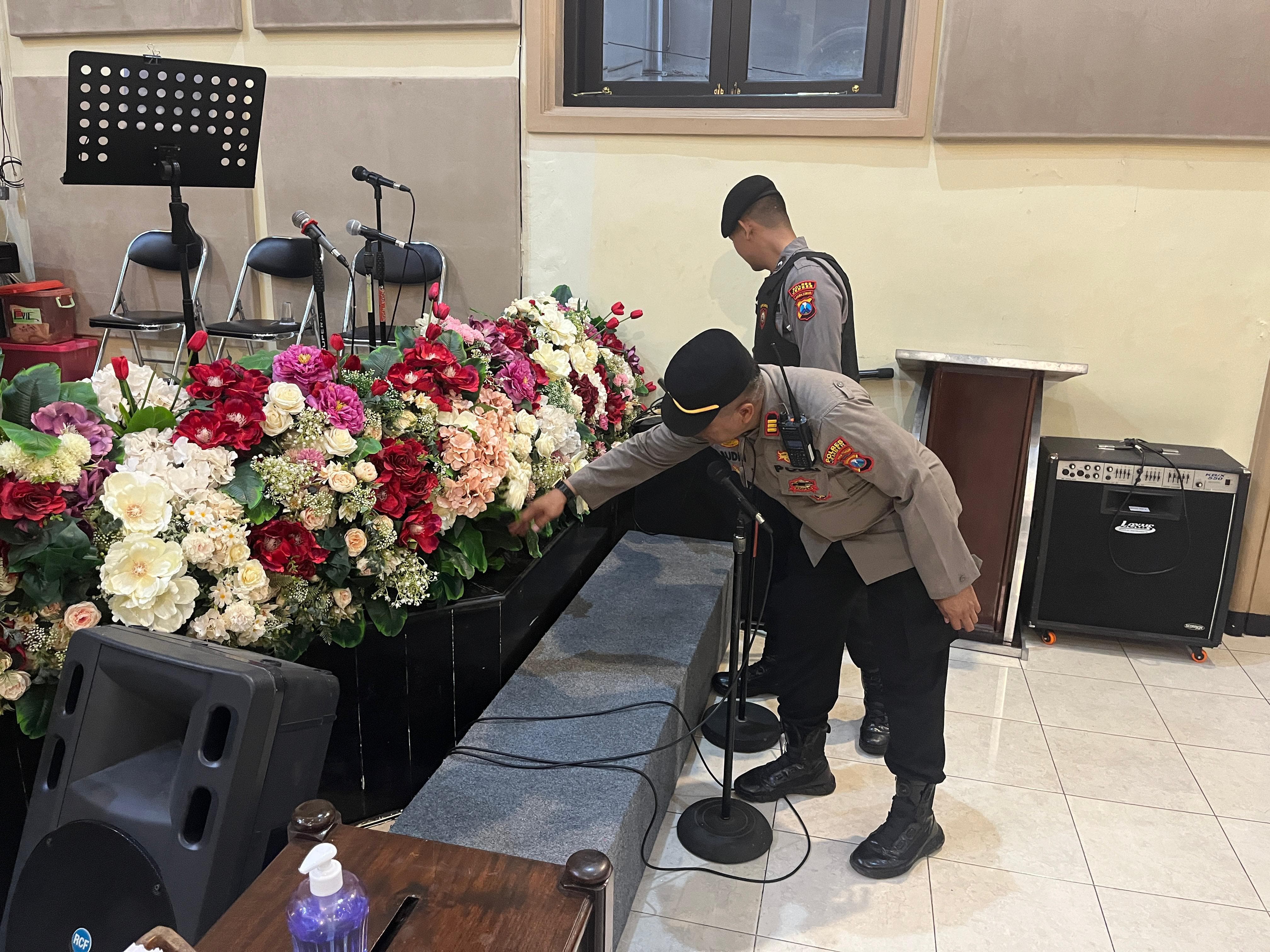 Jelang Paskah, Polres Jember Intensifkan Patroli dan Siagakan Personel di Gereja