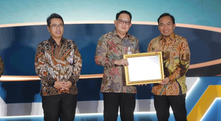 Raih E-Purchasing Awards 2025, Wawali Ali Muthohirin Sebut Ekonomi Kota Malang Tumbuh