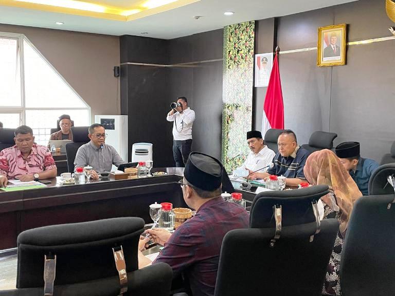 Rapat Pansus BUMD DPRD Jatim Panas, Masalah PT JGU Dibahas Berulang Seperti Kaset Rusak