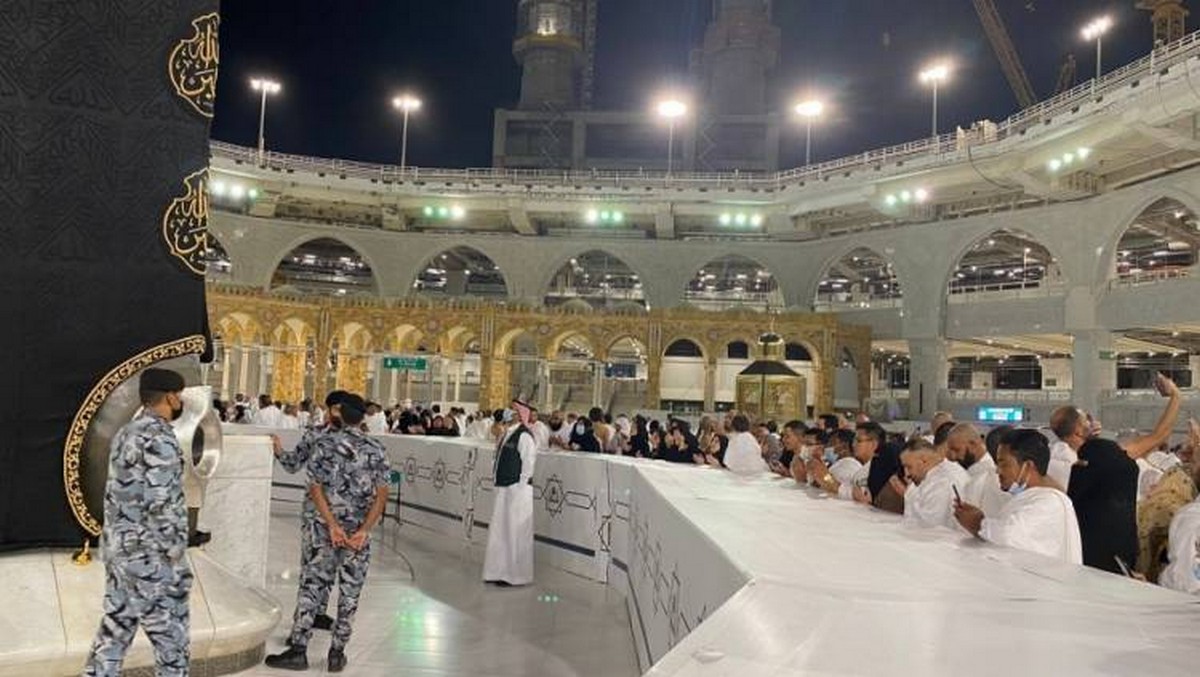 Kerja Sambil Ibadah, Inilah Askar Penjaga Ketertiban Masjidil Haram 