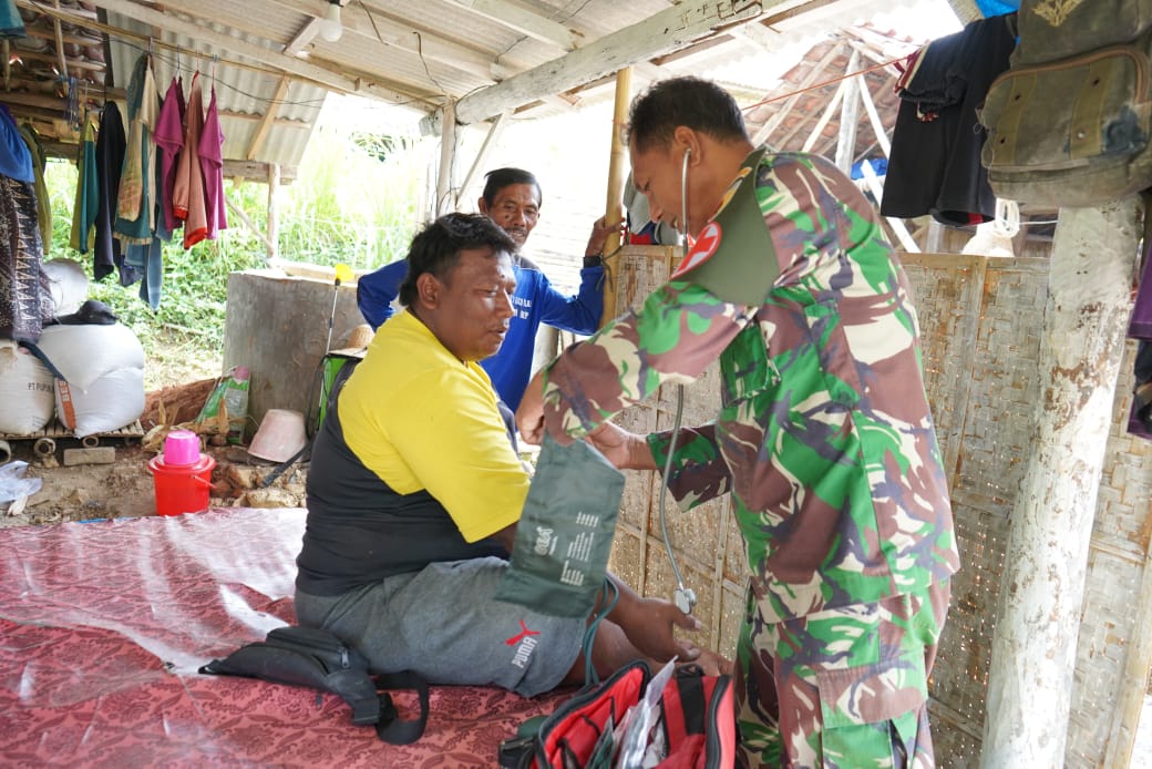Di Balik Gotong Royong TMMD 127, Tim Kesehatan Sigap Jaga Warga di Mandala