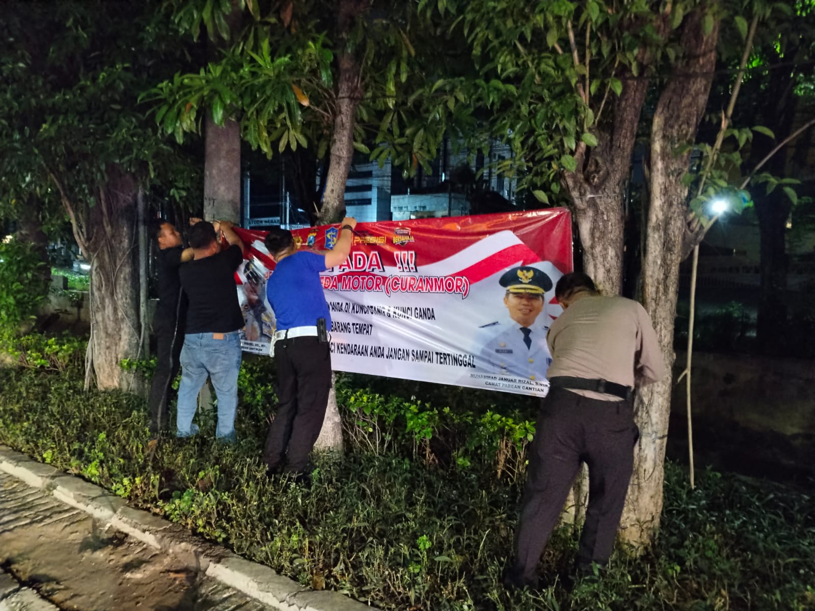 Polres Pelabuhan Tanjung Perak Gencarkan Imbauan Kamtibmas, Spanduk Waspada Curanmor Tersebar di 5 Wilayah