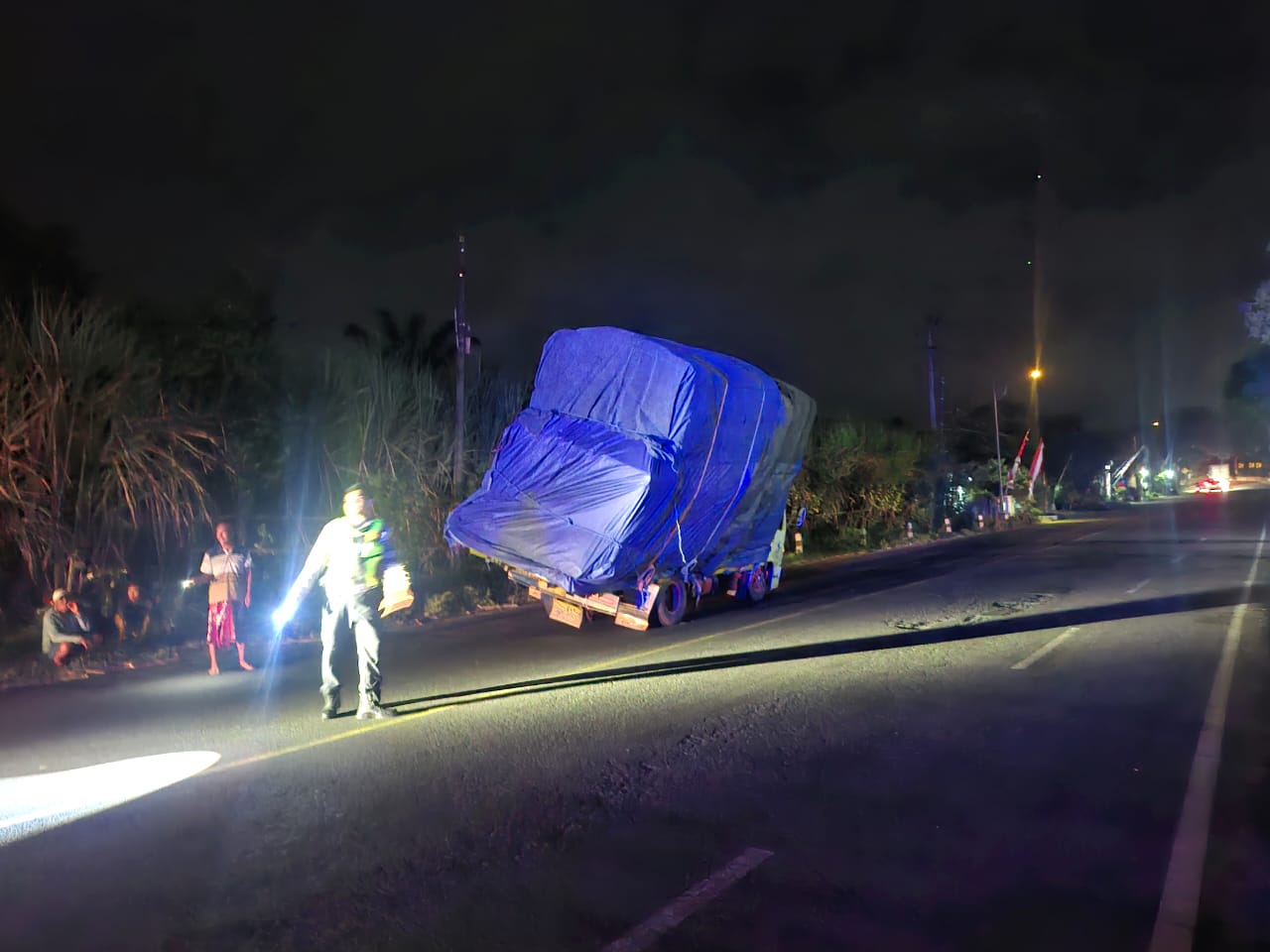 Patroli Blue Light Satlantas Polres Lumajang Sasar Balap Liar dan Truk Odol