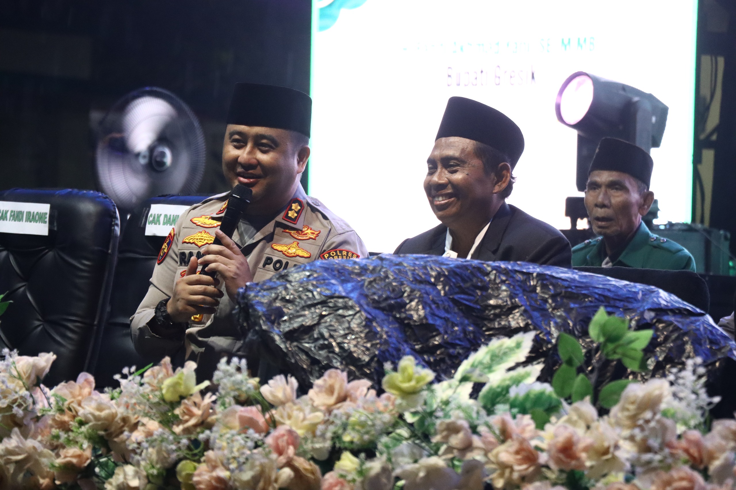 Kapolres Gresik Hadiri Darul Ihsan Bersholawat, Perkuat Sinergi Ulama dan Polri