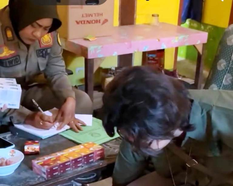 Satpol PP Nganjuk dan Bea Cukai Kediri Gelar Operasi Gabungan Rokok Ilegal