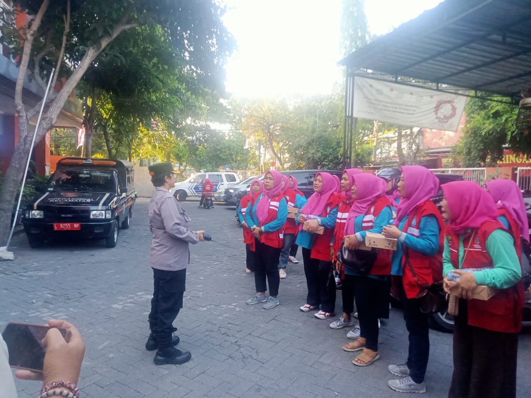 Kapolsek Dukuh Pakis Silaturahmi dengan Kader Surabaya Hebat Kelurahan Pradah Kalikendal