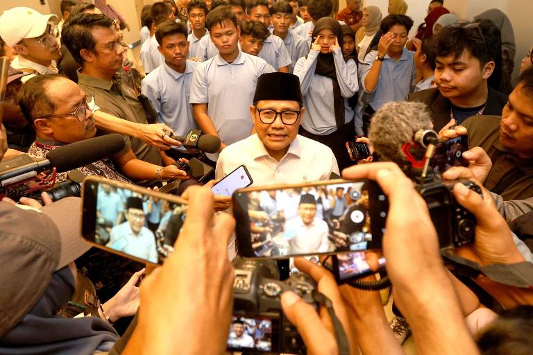 Menko PM Apresiasi Fasilitas Sekolah Rakyat Unesa dan Dorong Kampus Lain Lakukan Hal Serupa