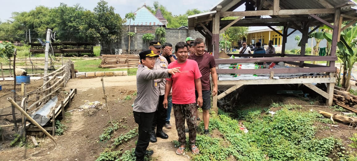 Polsek Krian Bantu Bibit Jagung dan Pupuk untuk Dukung Program Ketahanan Pangan Nasional