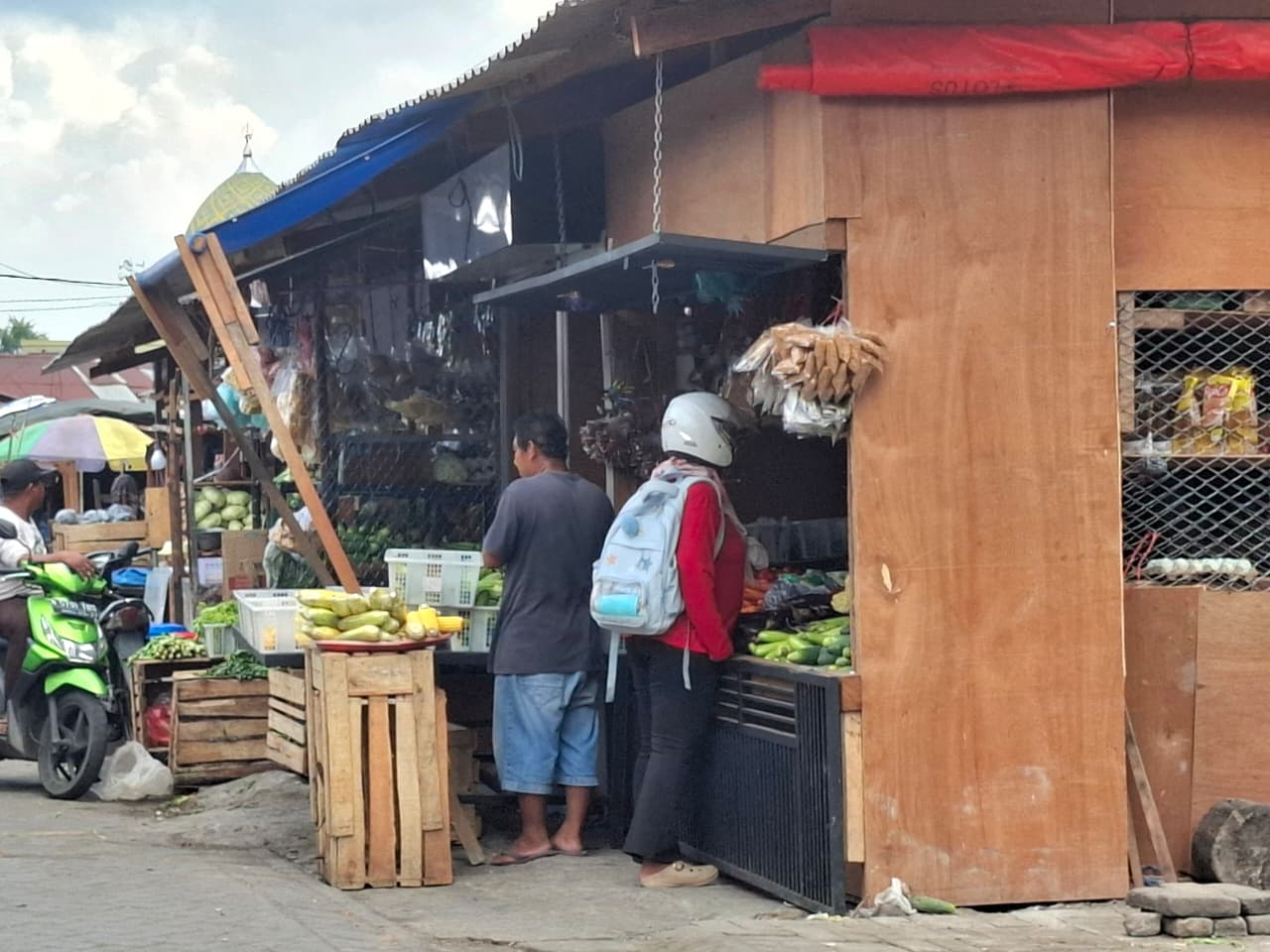 Pemkab Pasuruan Lamban, Pedagang Pasar Pandaan Akhirnya Bangun Lapak Mandiri 