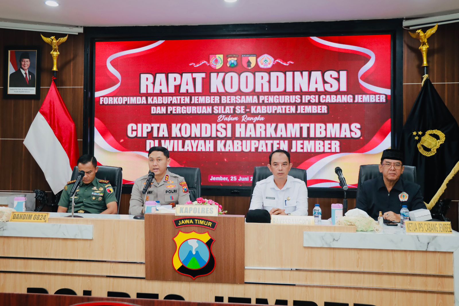 Polres Jember, IPSI, dan Perguruan Silat Bersatu Jaga Keamanan 1 Suro