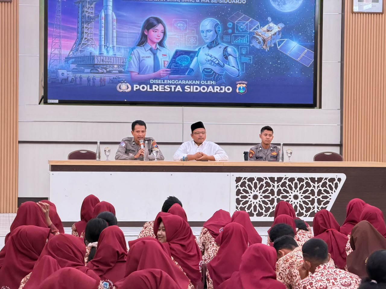 Polresta Sidoarjo Edukasi Literasi Digital dan Pemanfaatan AI di SMKN 2 Buduran