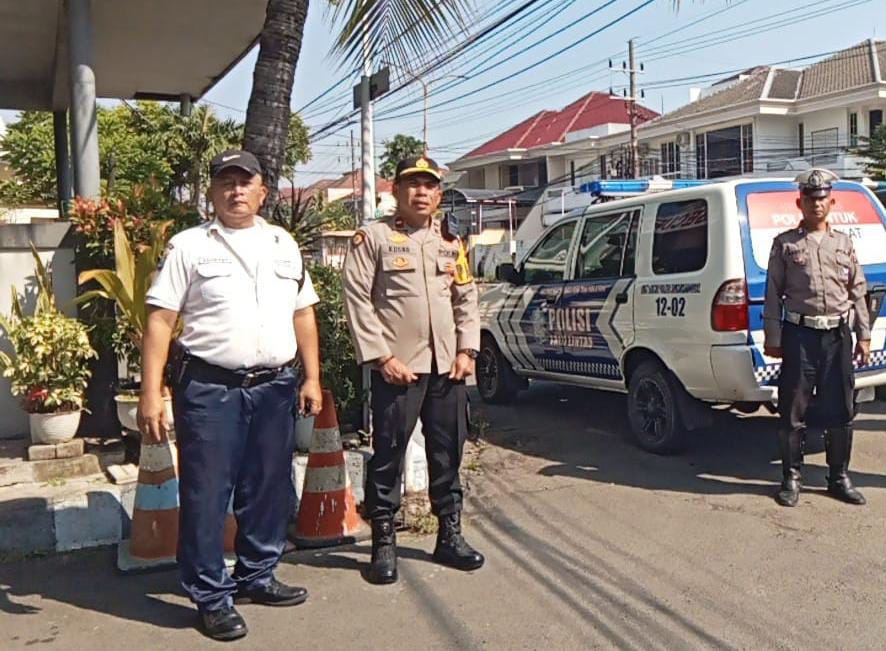 Polsek Sukomanunggal Tingkatkan Patroli Presisi di Perum Satelit Utara, Antisipasi Kejahatan