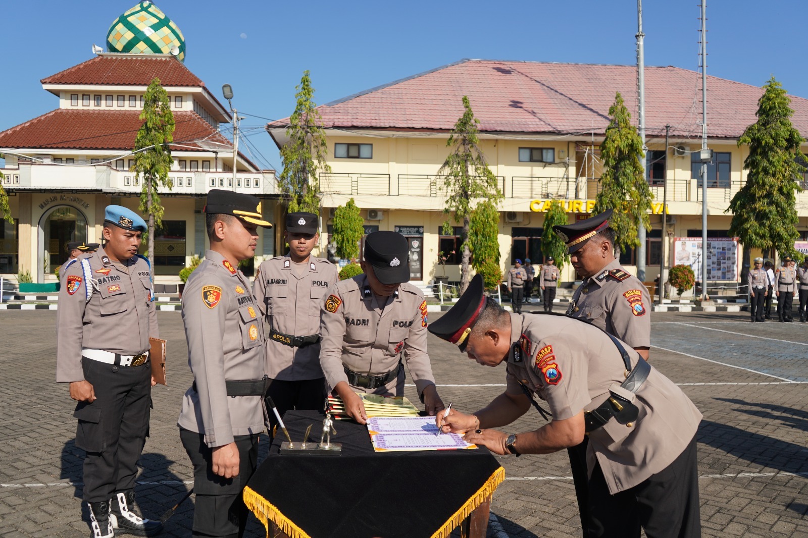 Kabag Ops hingga Kasat Reskrim Polres Situbondo Resmi Berganti, Ini Daftar Lengkapnya