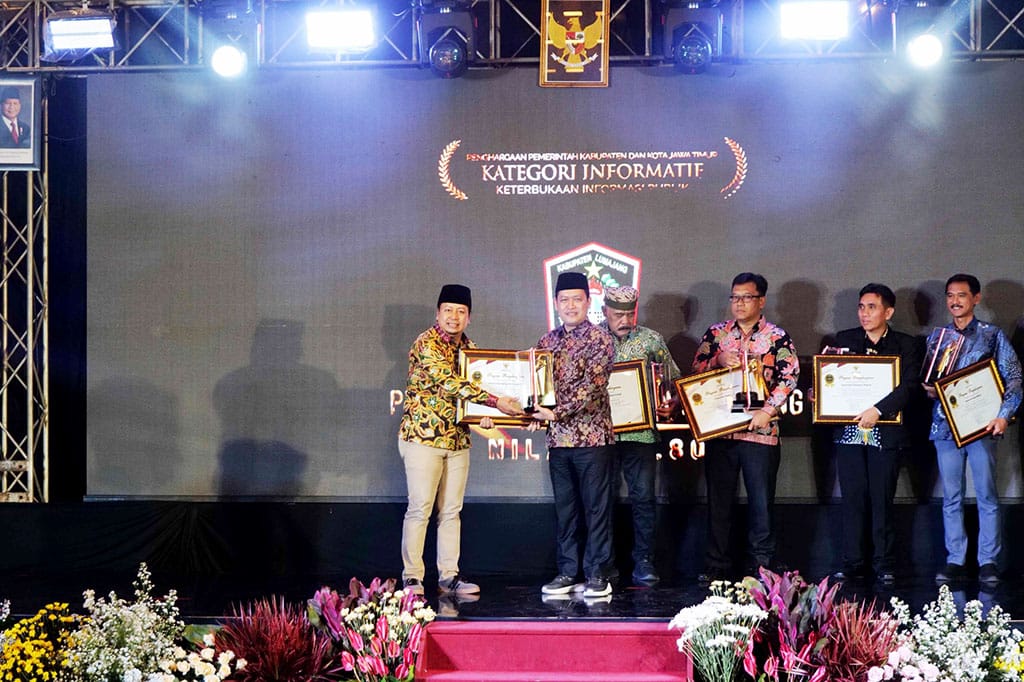 Lumajang Raih Predikat Kabupaten Informatif dalam KI Award 2025