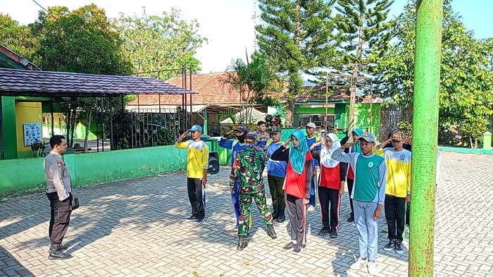 Babinsa dan Bhabinkamtibmas Wonoayu Gembleng Calon Paskibra Lumajang 2026