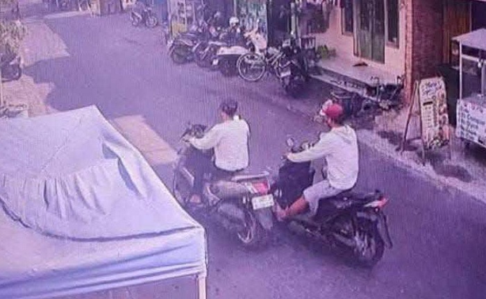 Yamaha NMAX Dicuri 2 Pria di Halaman Rumah Warga Manyar Gresik, Bawa Lari dengan Cara Didorong