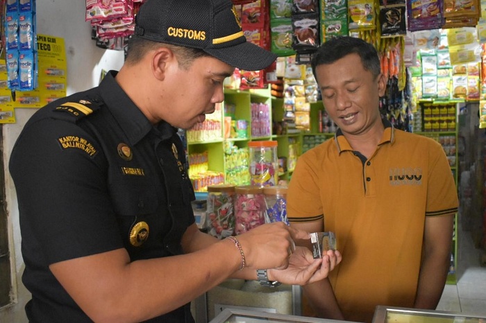 Operasi Gabungan Temukan 500 Batang Rokok Ilegal di Surabaya