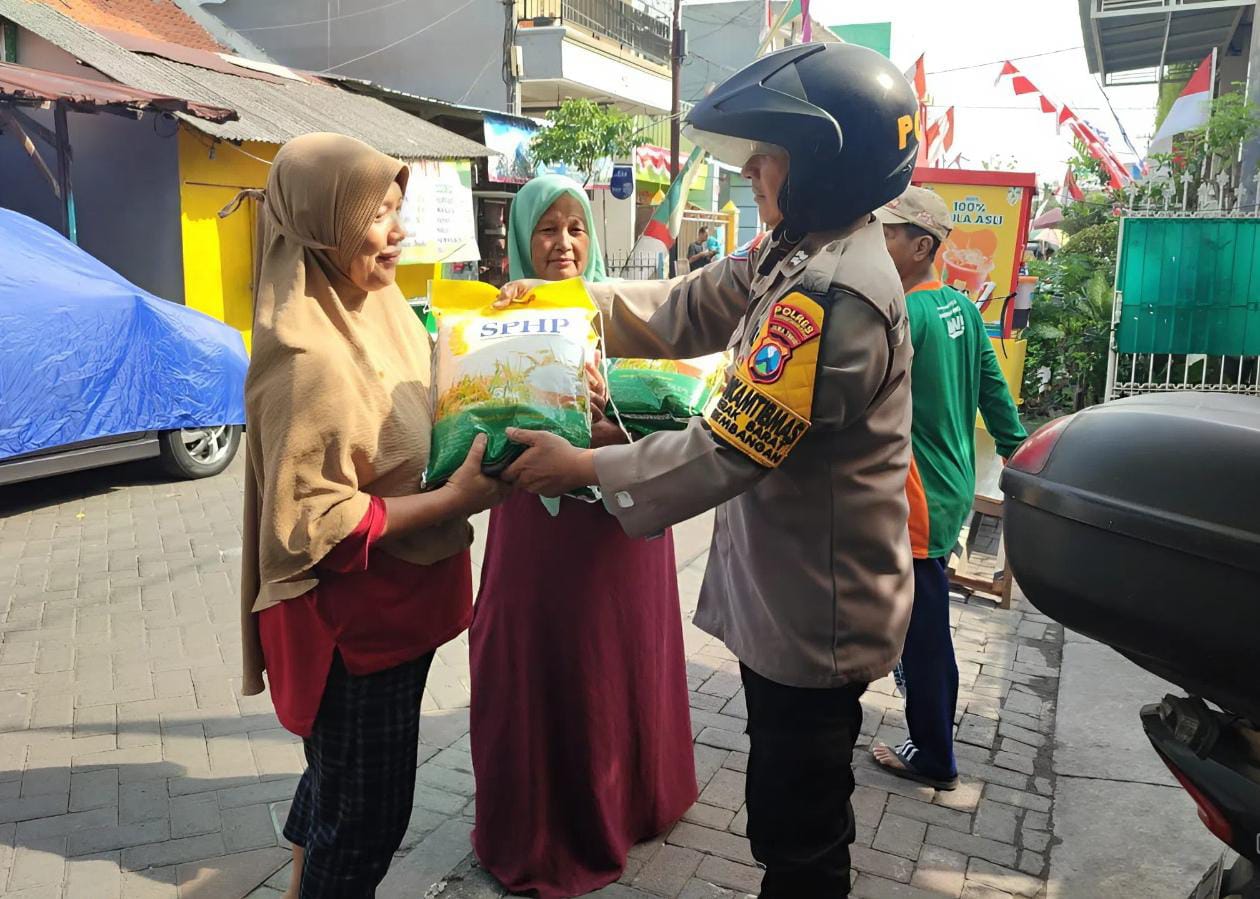 Bhajul Semar, Inovasi Polres Tanjung Perak Sediakan Sembako Murah Sambil Jaga Kamtibmas