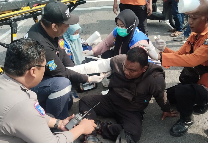 Tabrakan Beruntun di Jalan Ahmad Yani Surabaya Tewaskan Penumpang Motor PCX