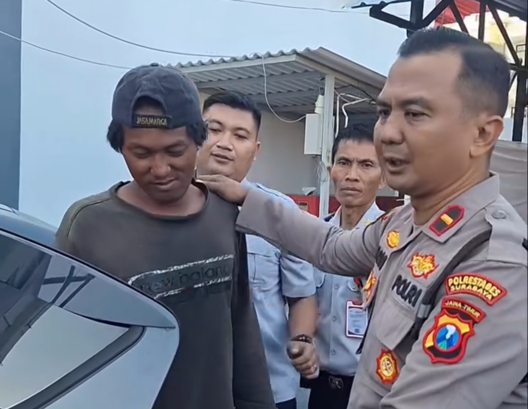 Jukir Liar di Surabaya Pukul dan Ludahi Pengendara Mobil Diamankan Polisi