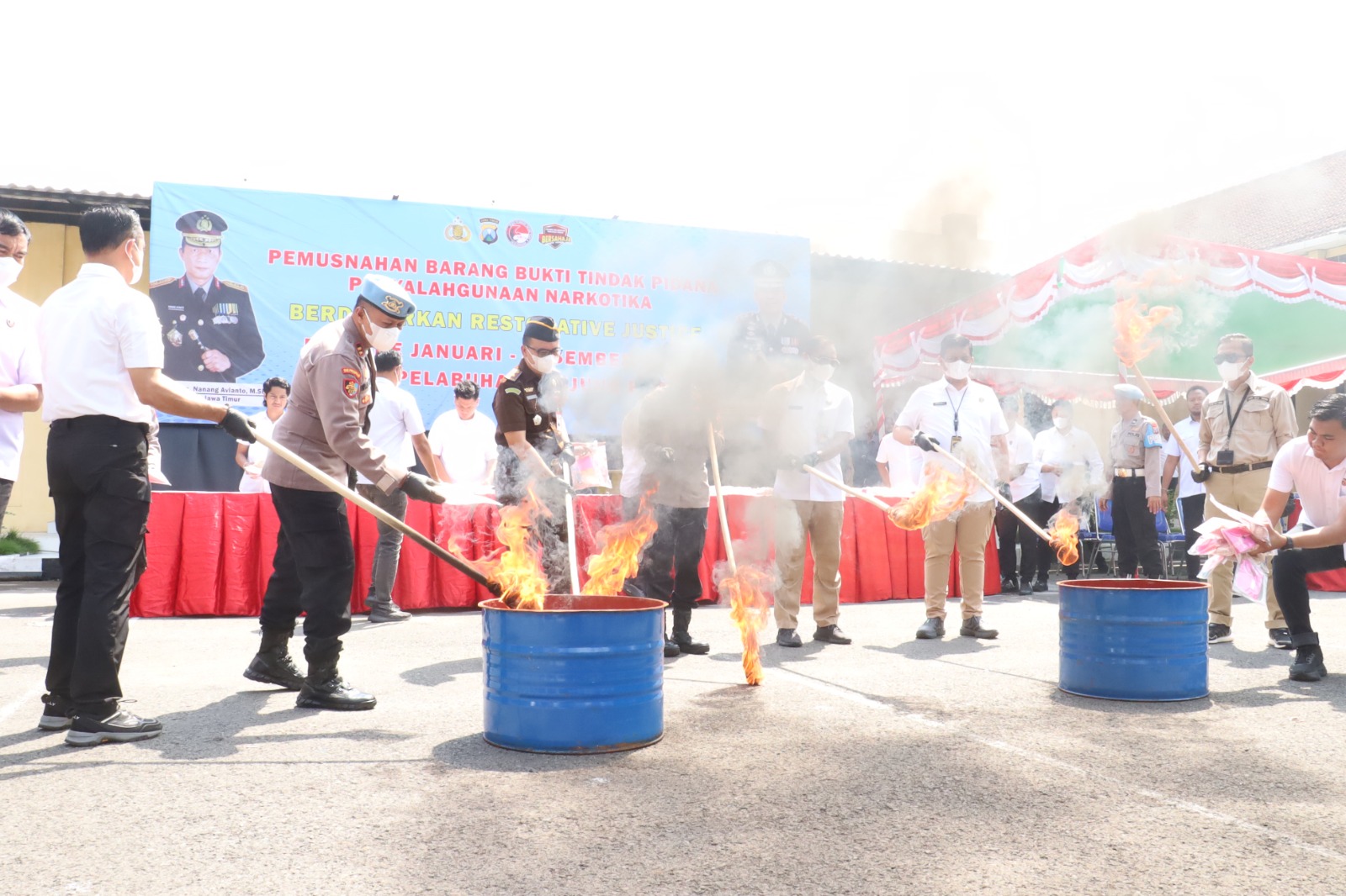 Polres Pelabuhan Tanjung Perak Musnahkan Sabu dan Ganja