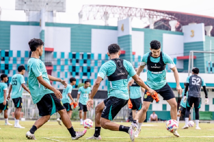 Persebaya Fokus Latihan Taktik Kombinasi dan Asah Ketajaman Striker