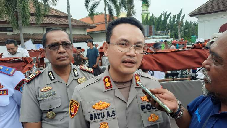 Bongkar Penimbunan BBM Ilegal, Mabes Polri Sita 28 Ton Solar di Situbondo