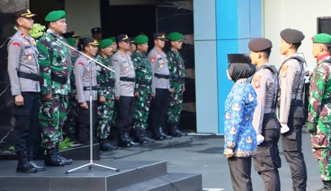 Polres Tulungagung Bersama Kodim 0807 Upacara Peringati Hari Kesadaran Bulan Februari