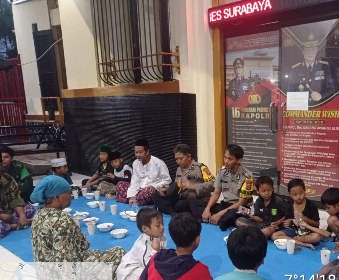 Polsek Simokerto dan MWCNU Gelar Buka Puasa Bersama Masyarakat