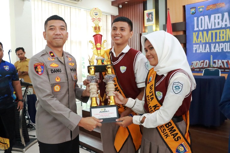 Polres Gresik Cetak Pelajar Cerdas dan Berkarakter, SMA Semen Gresik Juara 1 Lomba Cerdas Cermat Kamtibmas