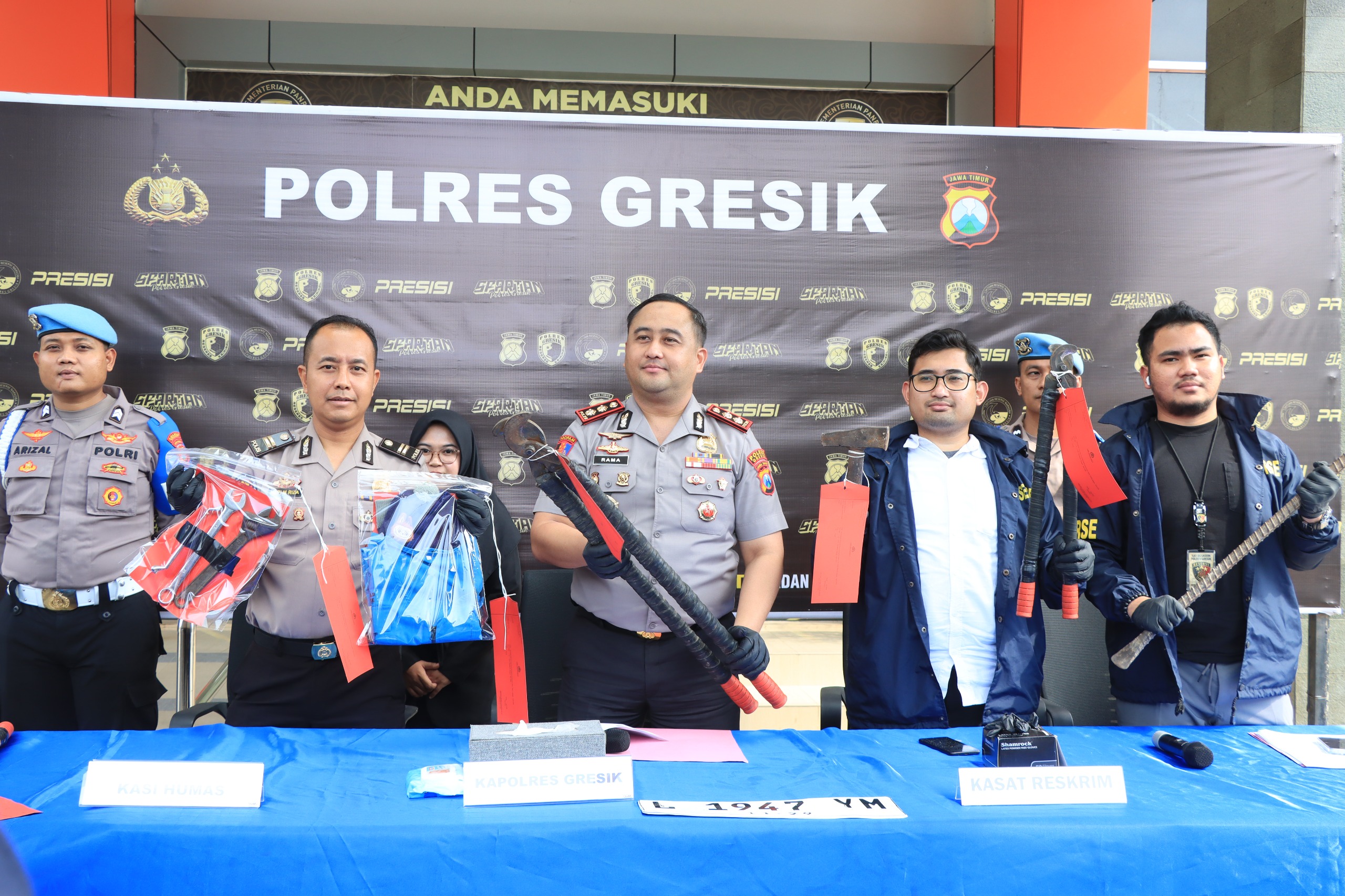 Polres Gresik Ringkus Komplotan Residivis Pencuri Kabel PLN Lintas Daerah