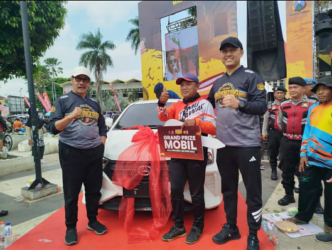 Cerita Warga Puger Raih Mobil di Funbike Bhayangkara Ke-79 Polres Jember