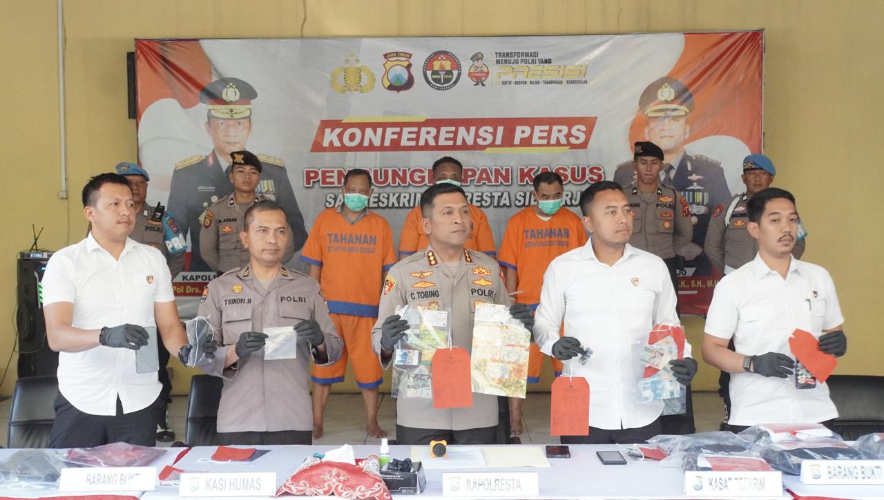 Tiga Spesialis Ganjal ATM Pelat Merah Dibekuk